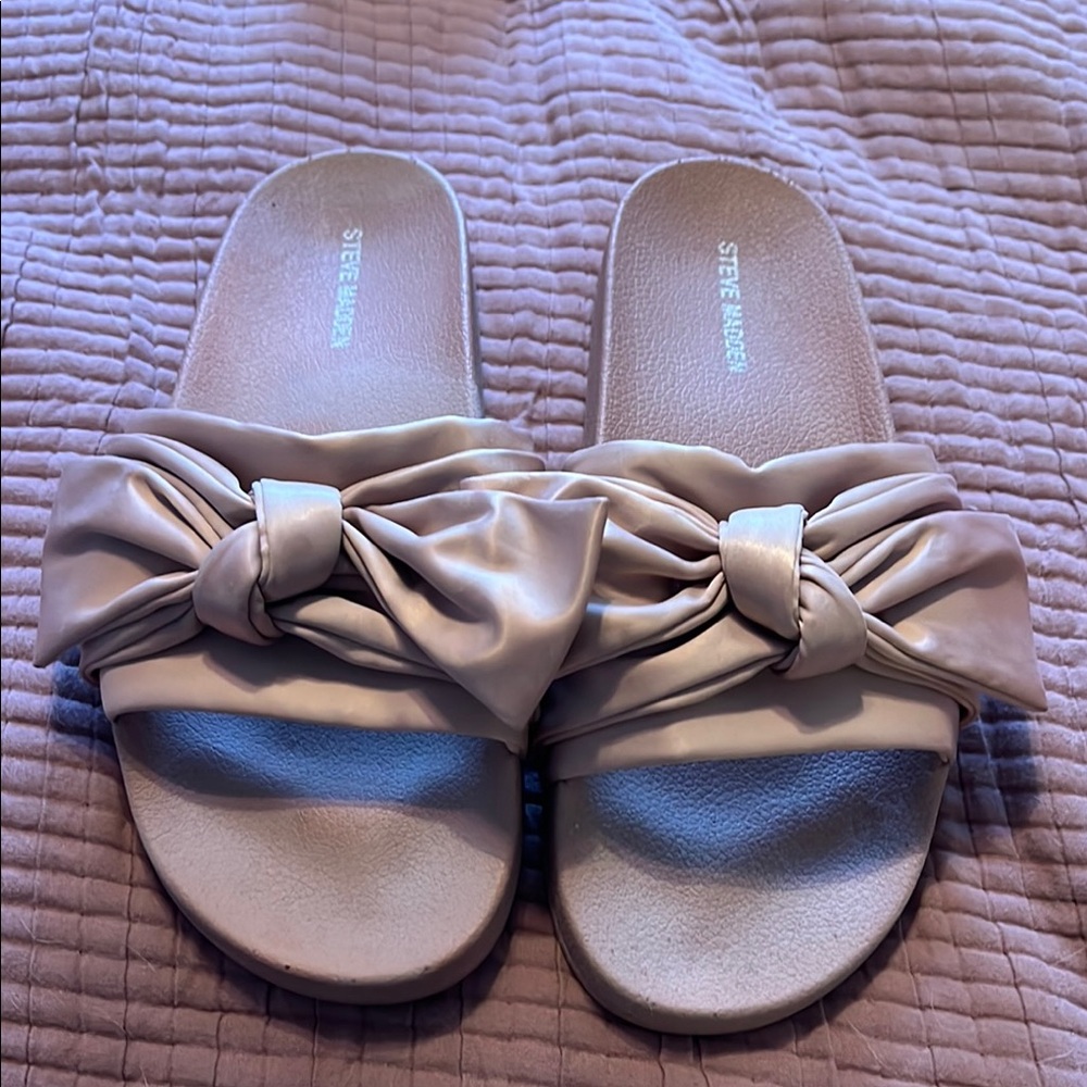 Steve Madden Cream Slide Sandals with Decorative Bows